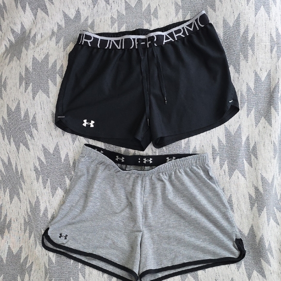 Under Armour Pants - Under Armour Medium Black Athletic Shorts And Medium Heather Gray Cloth Shorts